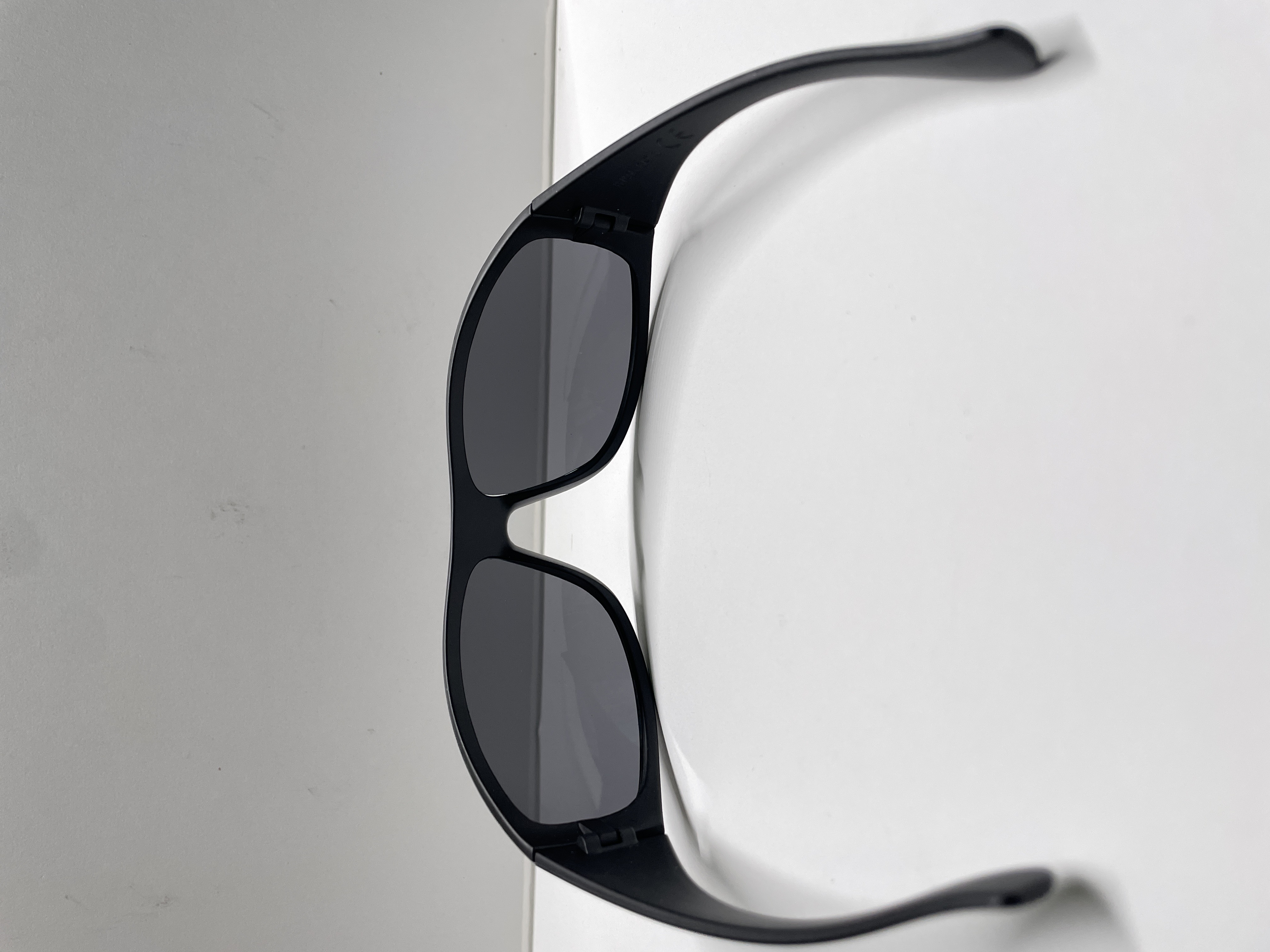 Lunettes de soleil tendance à monture irrégulière en PC, verres noirs et gris, polyvalentes, décontractées, pour homme, pour l'extérieur