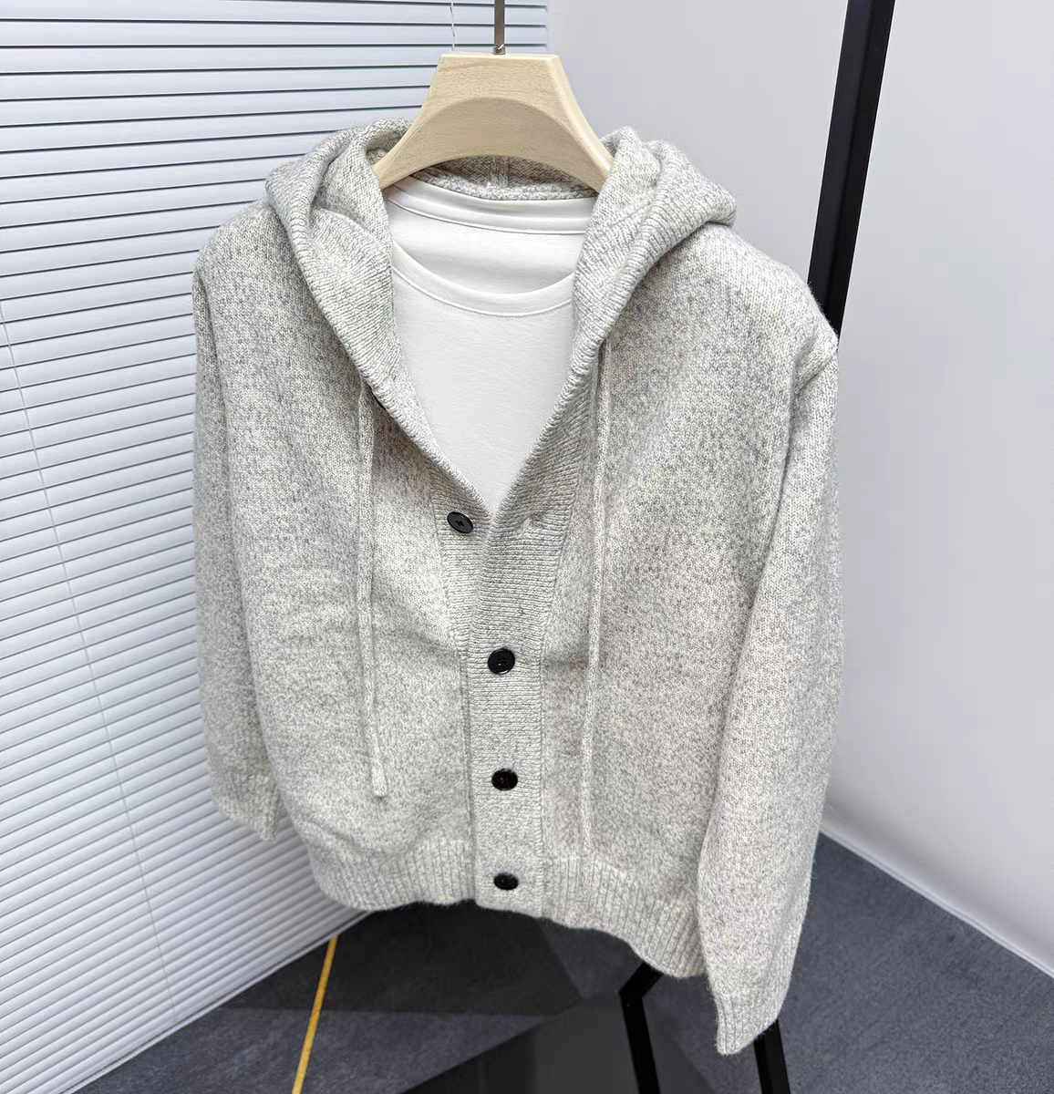 Mode luxe à capuche tricoté cardigan style coréen jeunesse tendance doux confort automne nouvelle couleur unie décontracté haute qualité hommes manteau