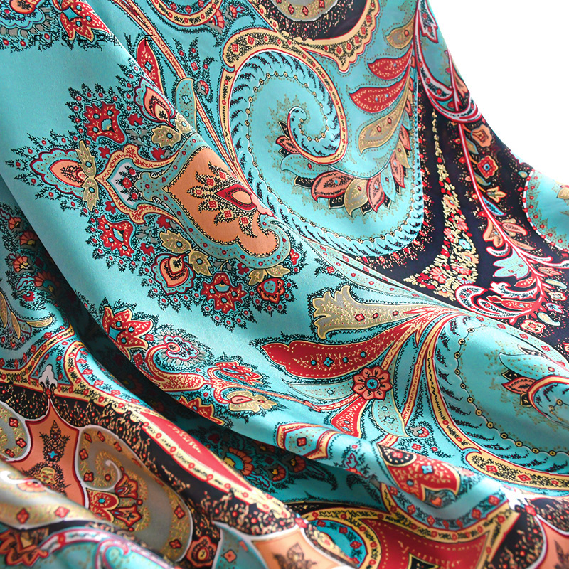 Écharpe en soie satinée naturelle bleu paon 110 cm, grand bandana carré imprimé, 100% soie pure, écharpe de luxe pour femme, cadeau pour dame.