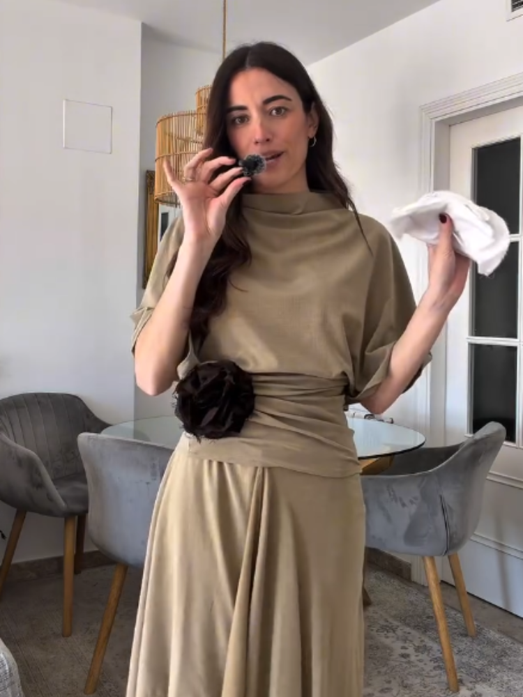 Ensemble deux pièces uni pour femme : Haut à col montant et manches courtes, jupe longue drapée irrégulière coupe trapèze – Tenue décontractée pour femme, été 2026