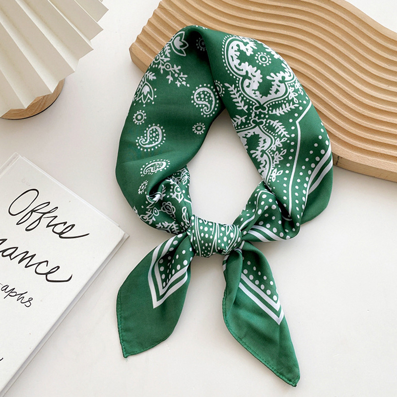 1 pièce Foulard carré en satin fin 68 cm à motif cachemire pour femme, printemps et été, rétro et polyvalent, utilisable comme foulard de tête ou châle