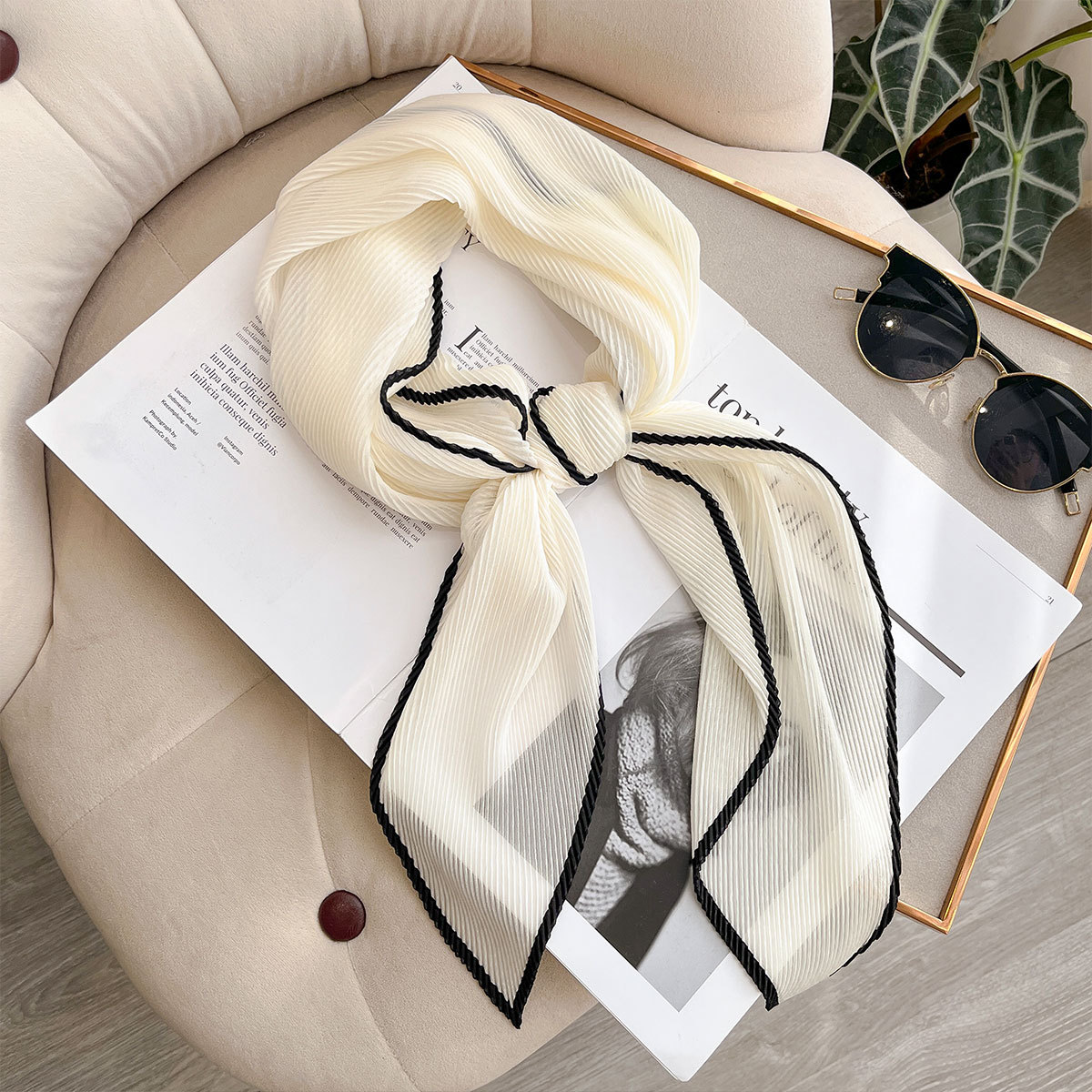 Foulard carré uni en tencel fin, respirant et doux pour la peau, idéal pour la plage ou comme foulard de tête
