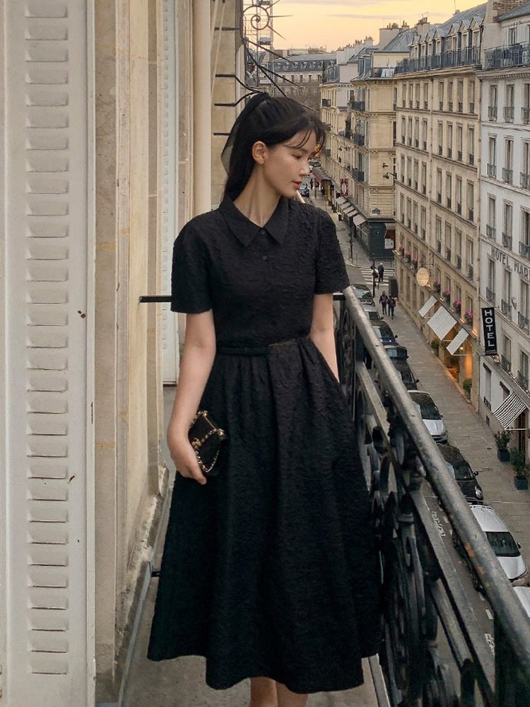 Robe trapèze tendance pour femme, manches courtes, col rabattu, en tissu Dobby, noire, pour l'été