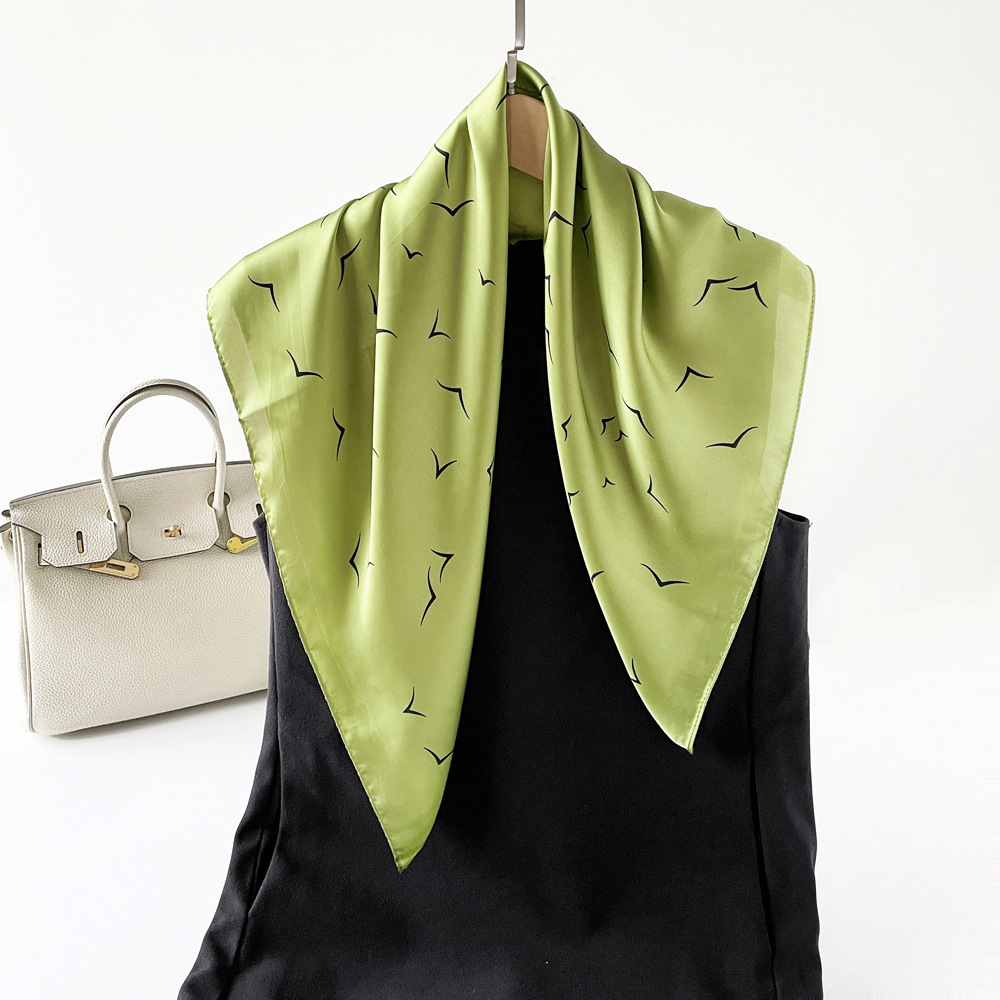 Foulard carré imprimé 70 cm Spring Fresh pour femme, style bandana minimaliste, léger et polyvalent, pour le quotidien, le bureau, les fêtes et les vacances