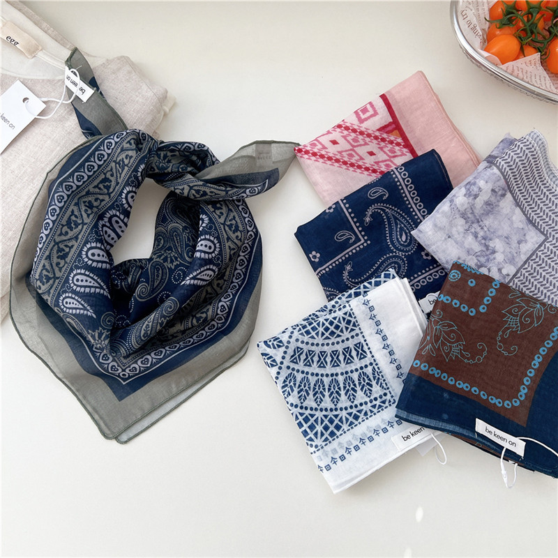 Foulard carré imprimé motif géométrique 56 cm, écharpe, bandana, ruban pour cheveux, bandeau
