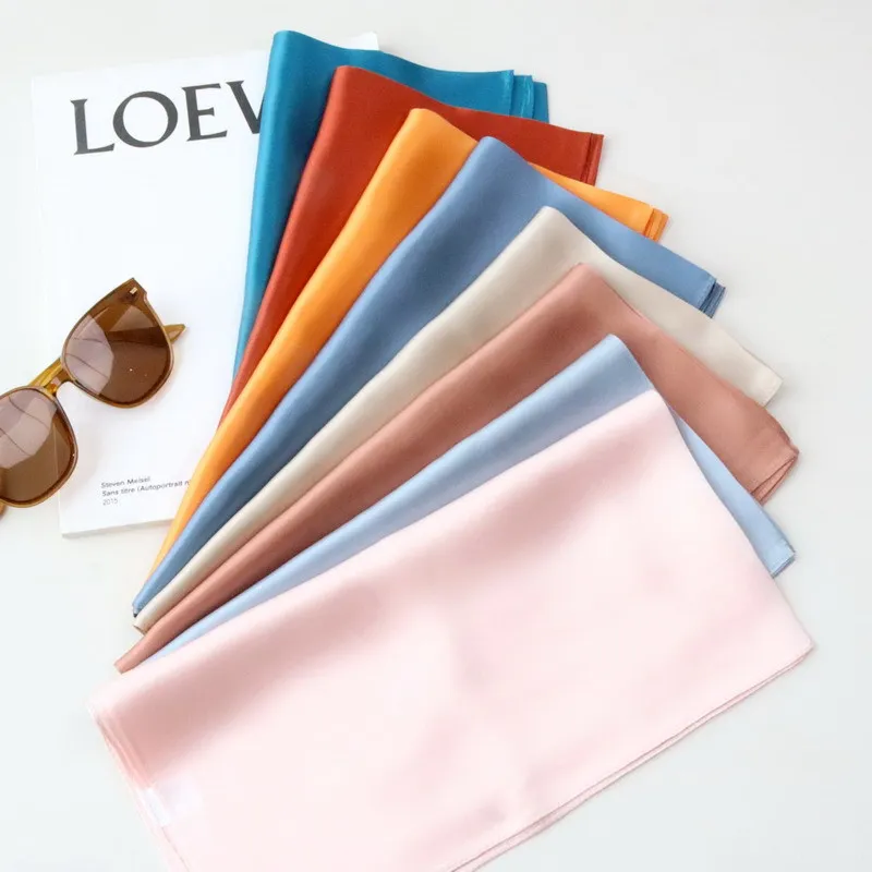 Mode solide foulard femmes foulard pour cheveux rose vert blanc soie cou écharpes femme 70 cm * 70 cm carré Bandanas dame foulards