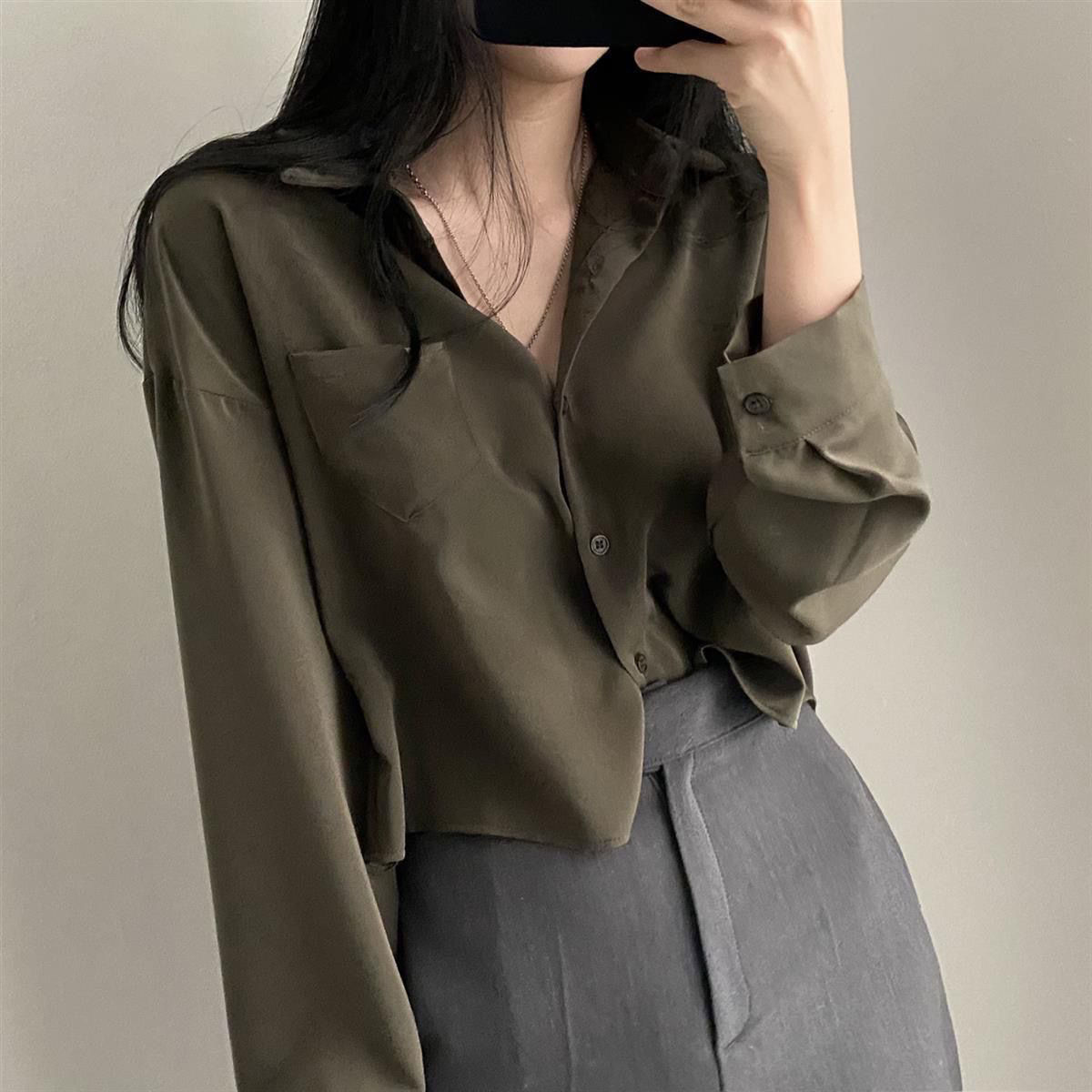 Chemisier en soie oversize pour femme, style bureau, en satin, luxe discret, coupe ample, boutonné, élégant et décontracté, à manches longues
