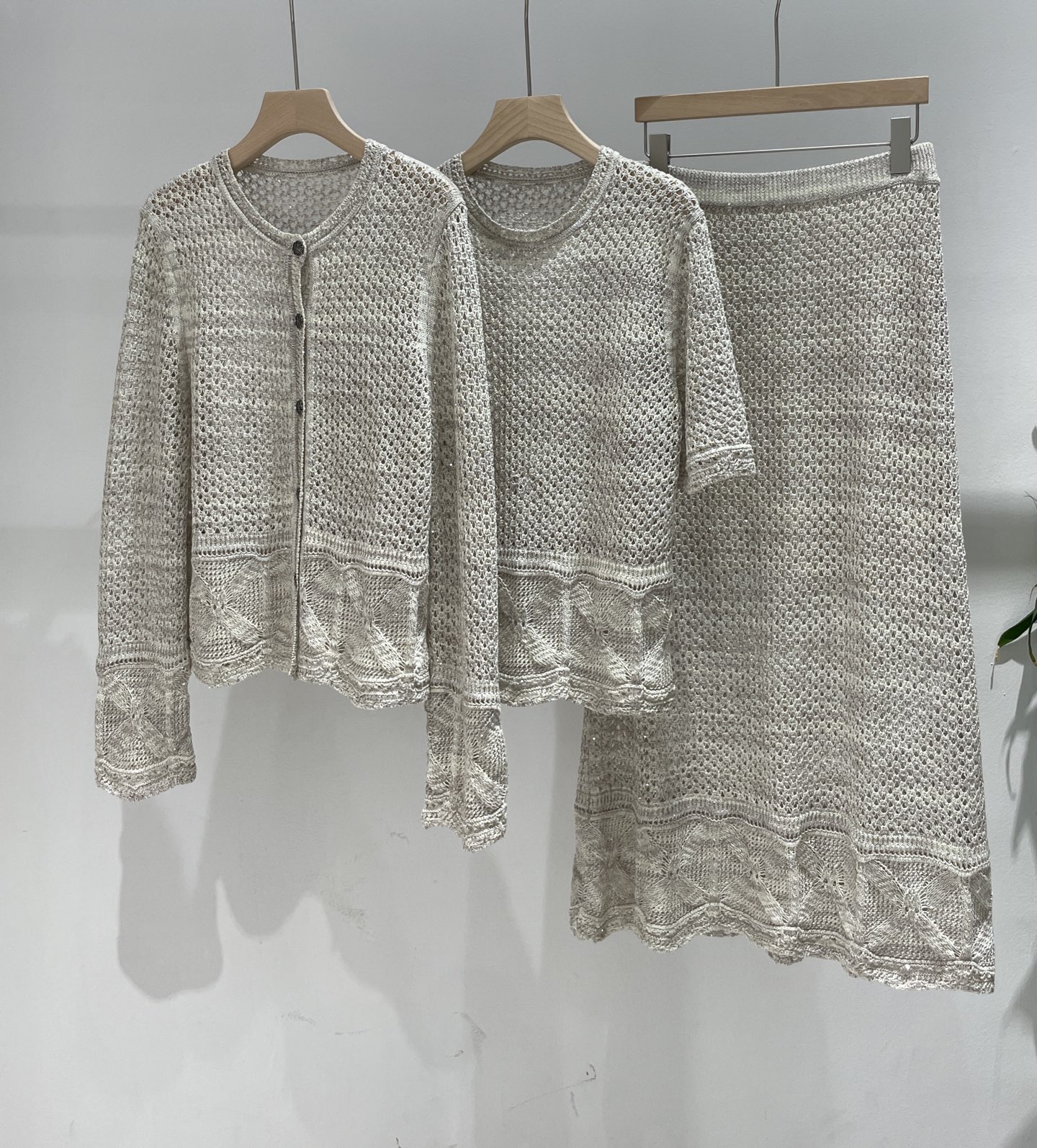 Ensemble d'été pour femme : Cardigan en coton-lin jacquard à sequins ajouré + Haut à manches courtes + Jupe