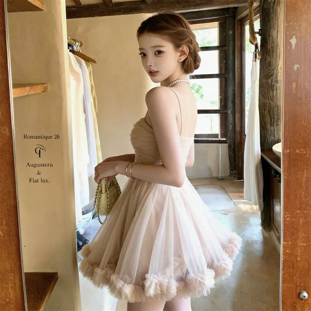 Robe Tutu Chic Française d'Été pour Femme avec Bretelles Fines, Taille Froncée, Tulle, Fleurs 3D et Ourlet à Volants – Style Quotidien et de Soirée