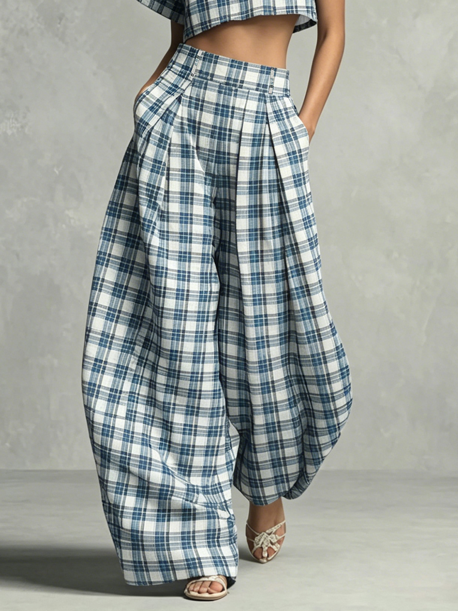 Ensemble deux pièces à carreaux bleus pour femmes, haut court à col montant, pantalon large à taille haute, tenue décontractée élégante