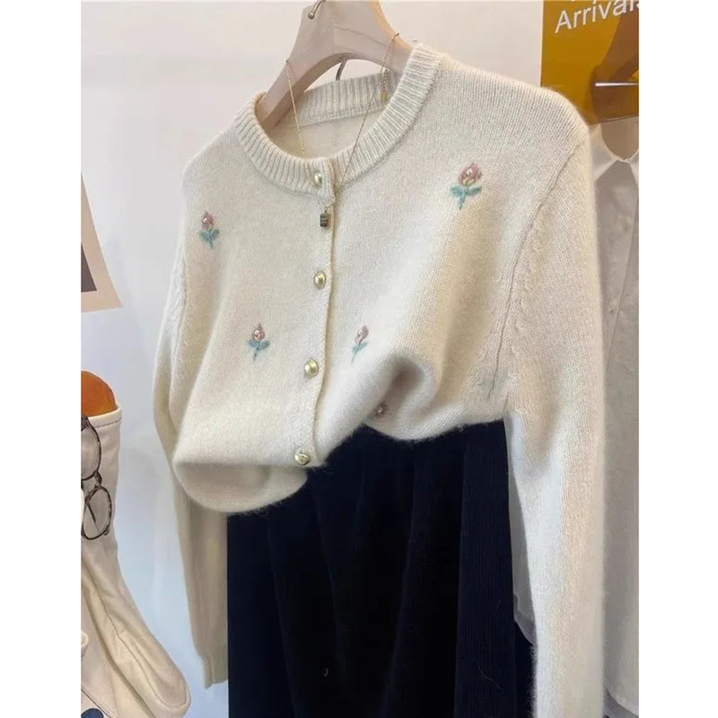 Cardigan tricoté coréen à col rond pour femme 2026 – Manteau pull brodé à manches longues pour femme – Veste en maille tendance automne