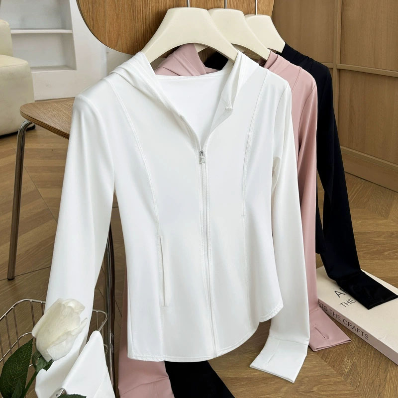 Veste de protection solaire en soie glacée pour femme, nouvelle collection 2026, à manches longues, à capuche, fine, zippée, style coréen, courte, ajustée, pour l'été, vêtement de sport.