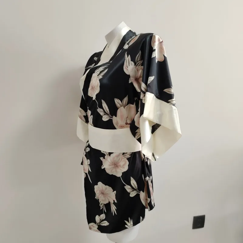 Robe Kimono traditionnelle japonaise pour femmes, Costumes de Cosplay Sexy, tenues de demoiselle d'honneur, Kawaii, Lingerie à fleurs noires, pyjama, jeu de rôle