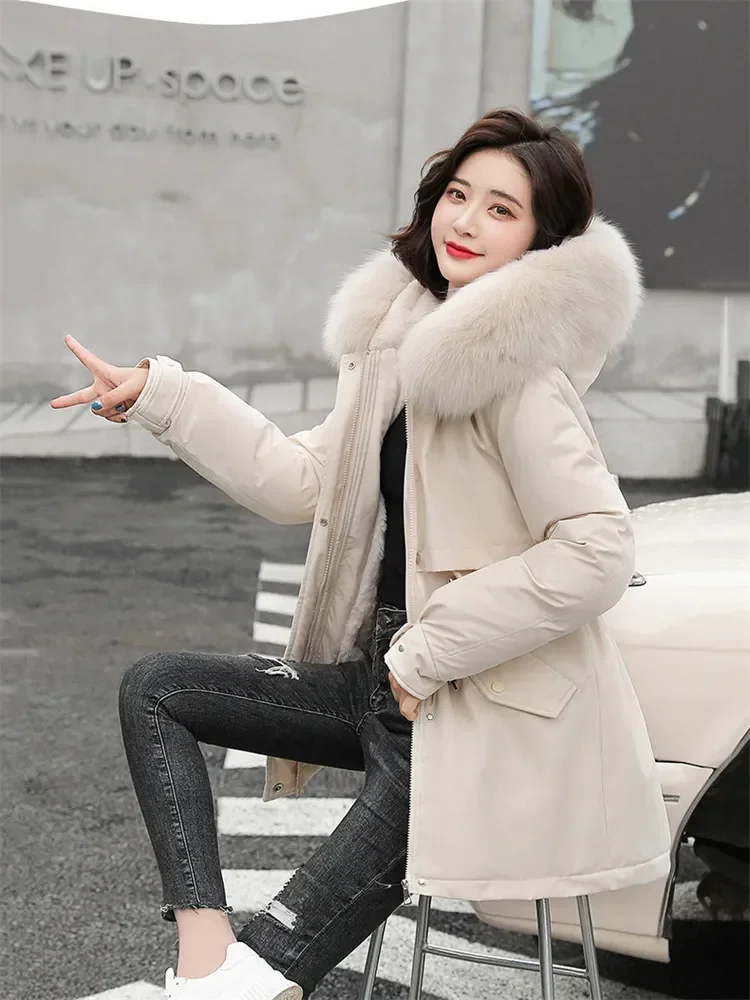 Manteau d'hiver à prix réduit en promotion pour femme, beige, avec laine, chaud et épais, parka à capuche en fourrure, nouvelle mode 2026, ceinture, manteau en coton ajusté