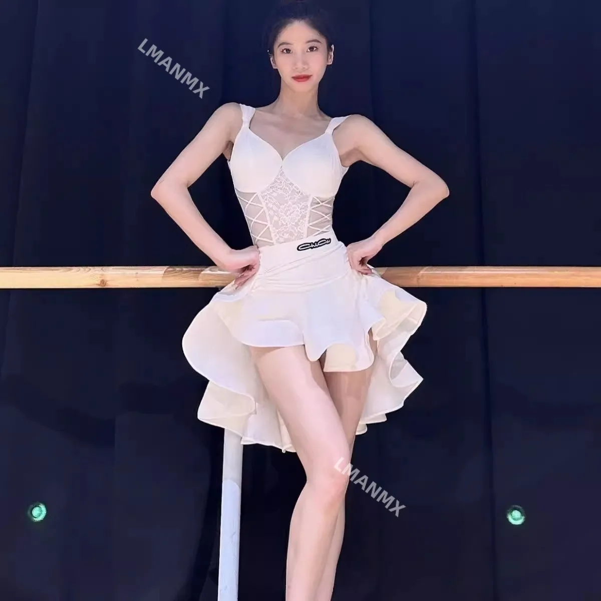 Robe de danse latine pour adultes, robe blanche Pure Desire, robe d'entraînement avancée, arête de poisson fendue sexy