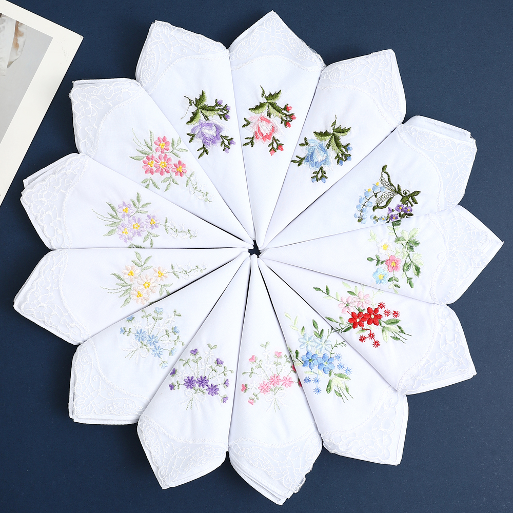 Lot de 12 mouchoirs brodés en dentelle élégante pour femme, mouchoirs en pur coton, fins et doux, souvenirs de mariée pour la saison du mariage, cadeaux pour la fête des mères