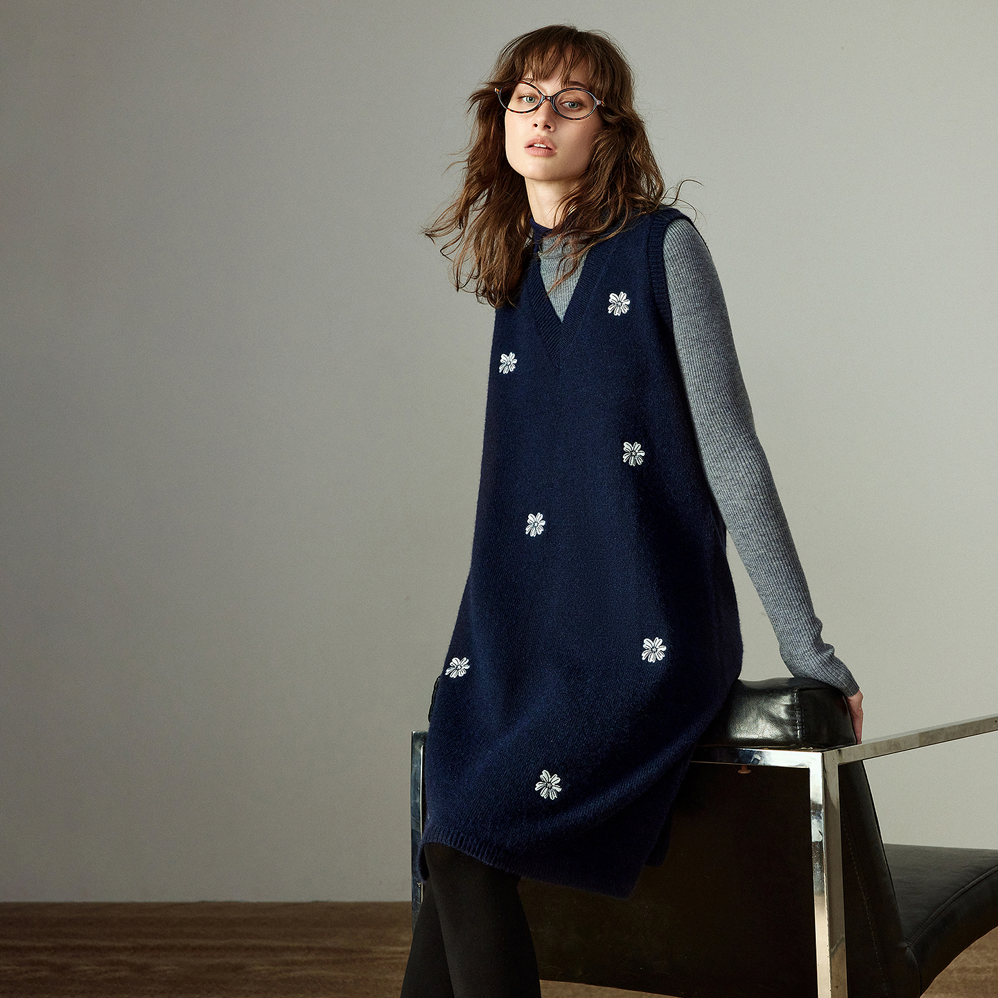 TOYOUTH femmes robes 2025 hiver nouvelle robe débardeur sans manches Arctic polaire brodé col en v robe tricotée