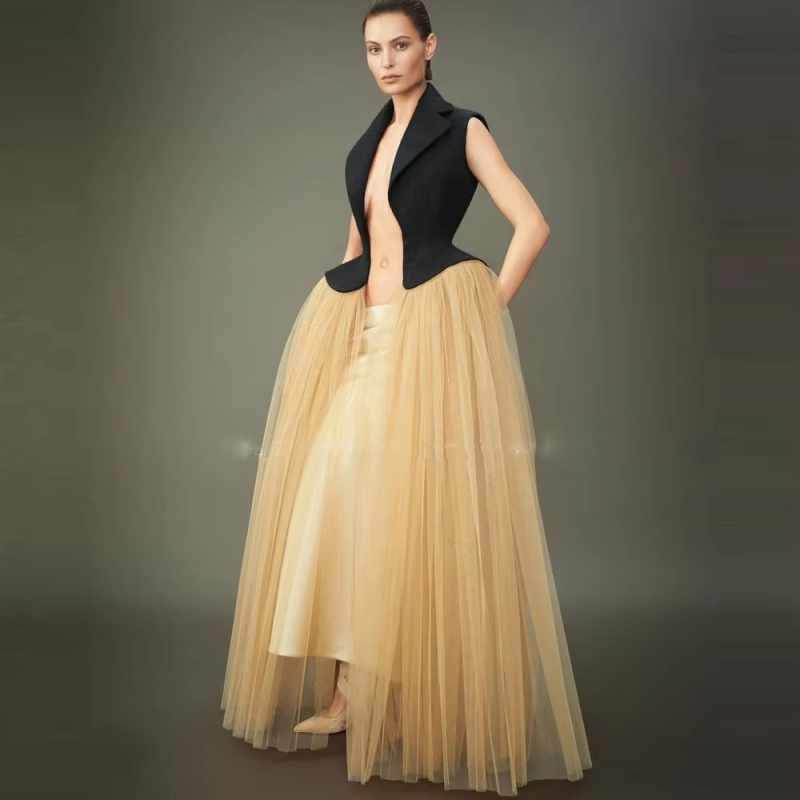 Blazer noir tendance, robes de soirée champagne, jupe en satin, sans manches, tulle multicouche, vestes pour femmes, sur mesure