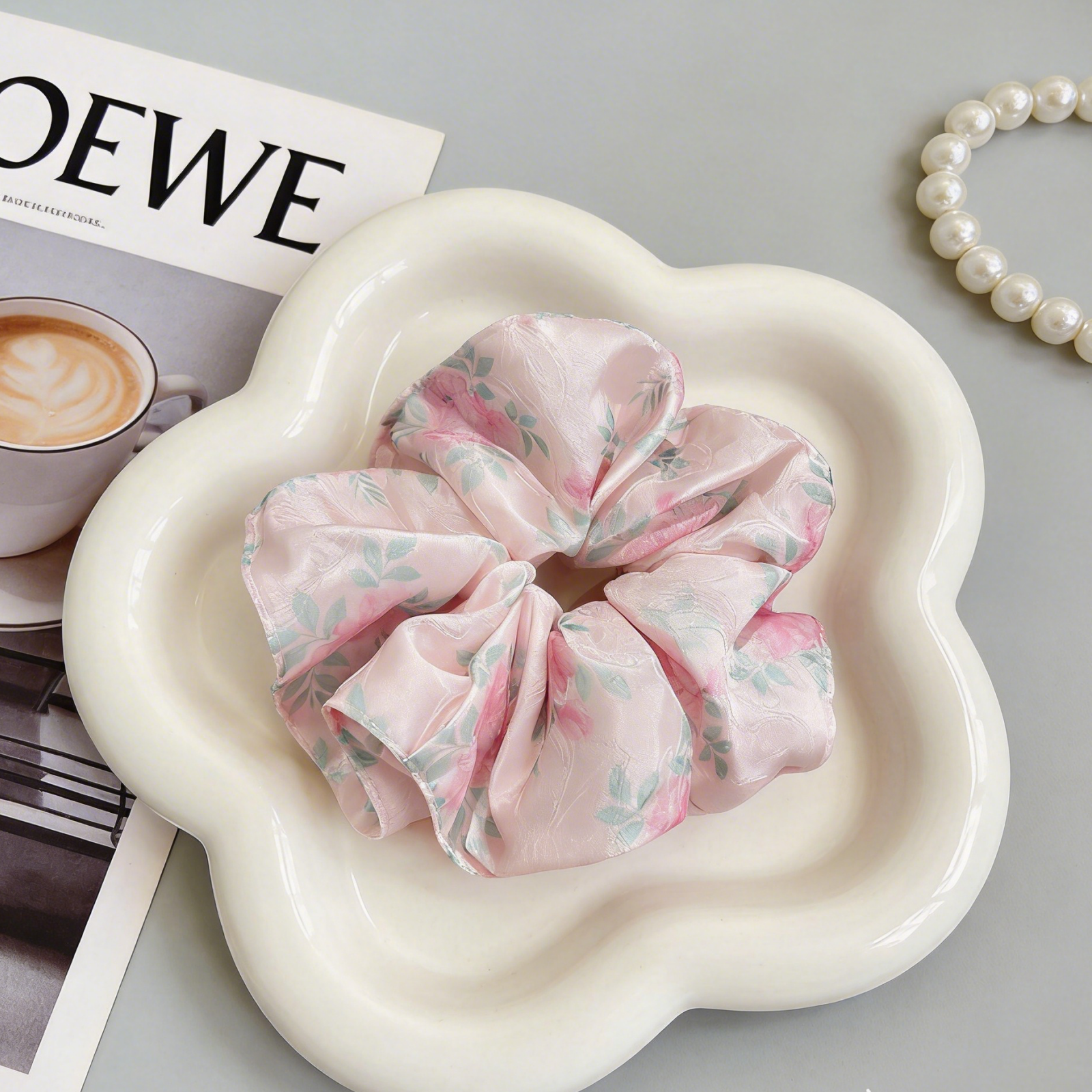 1PC Chouchou en satin rose à motif floral pour femme, élégant, imprimé roses, accessoire capillaire doux et soyeux pour le printemps, l'été et le quotidien