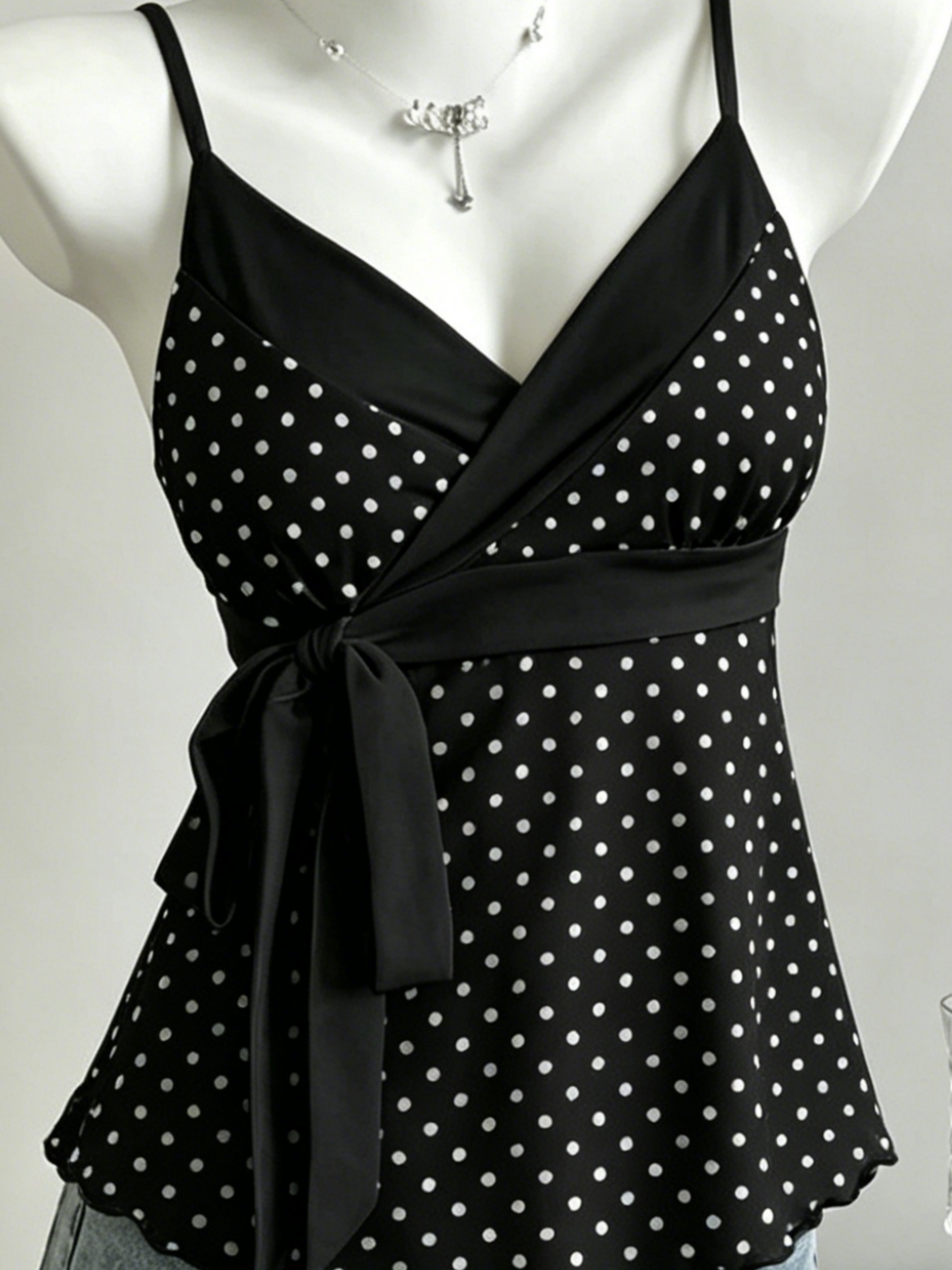 Camisole Femme à Bretelles Fines, Col Contrastant, Taille Nouée Latérale, à Pois, Ourlet Festonné, Style Y2K, Été 2026, pour Sorties, Décontracté, Streetwear