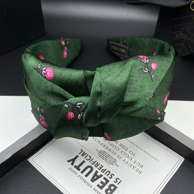 Bandeau élégant en satin pour femme, idéal pour les coiffures hautes, les activités de plein air, les cheveux lissés et comme bandeau pour le lavage du visage