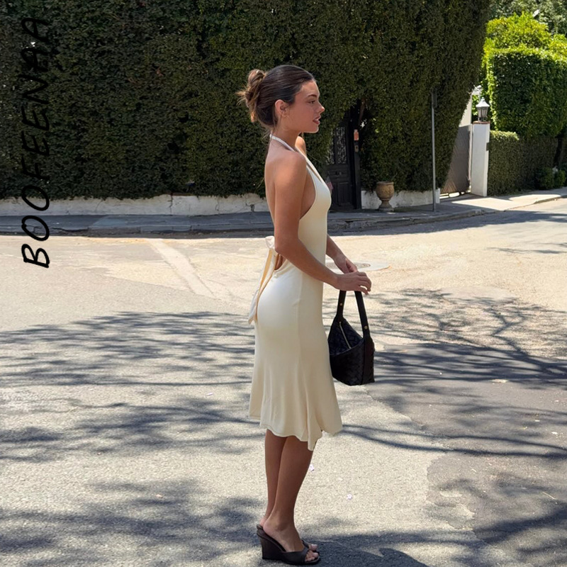 BOOFEENAA Robes mi-longues à col licou et dos ouvert pour femme, vêtements élégants d'été, robe en forme de A C0-BH30