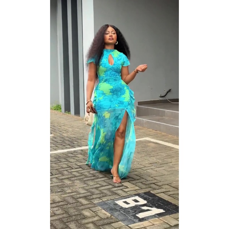 Robe longue de plage d'été 2026 pour femme africaine, imprimé floral, col clé, taille froncée, fente haute, manches courtes à volants, idéale pour les fêtes