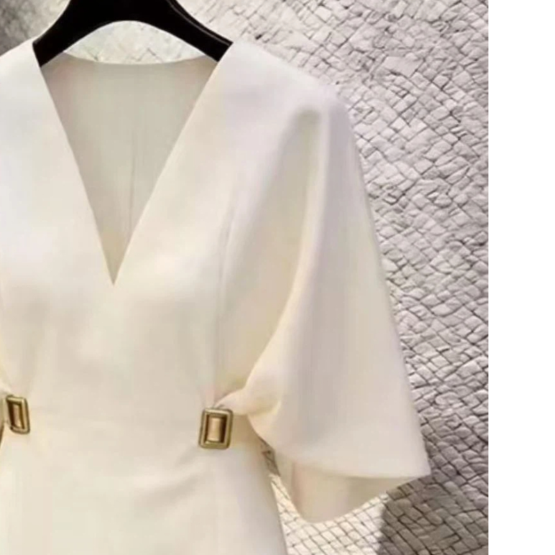 Nouvelle Blouse Élégante à Col en V pour Femme, Manches Courtes, Couleur Unie, Style Simple et Polyvalent, Idéale pour le Bureau et la Mode Estivale