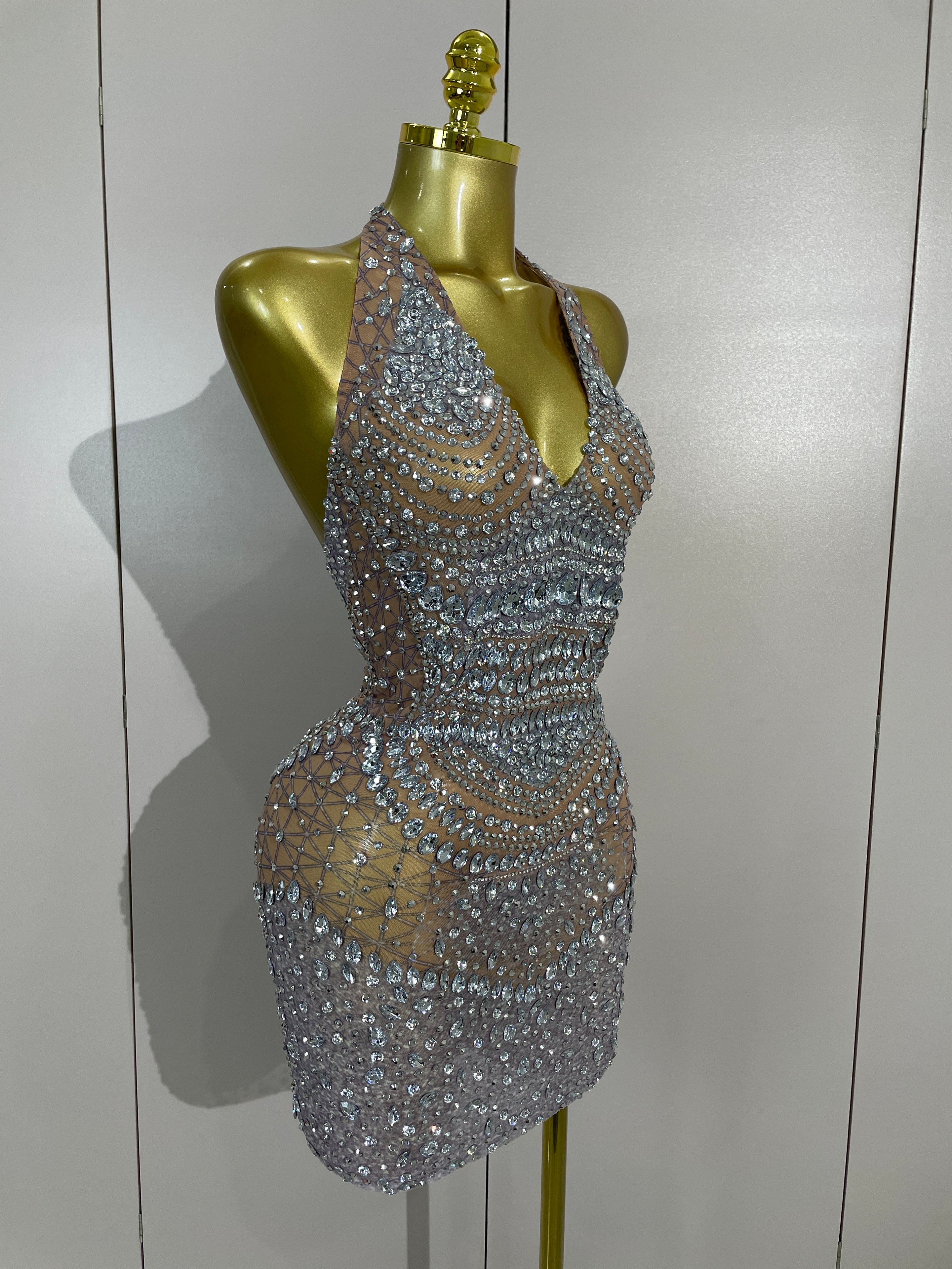 Robe mini sexy scintillante en strass sans manches en maille transparente, robe de luxe pour anniversaire, fête, club, séance photo, tenue de scène