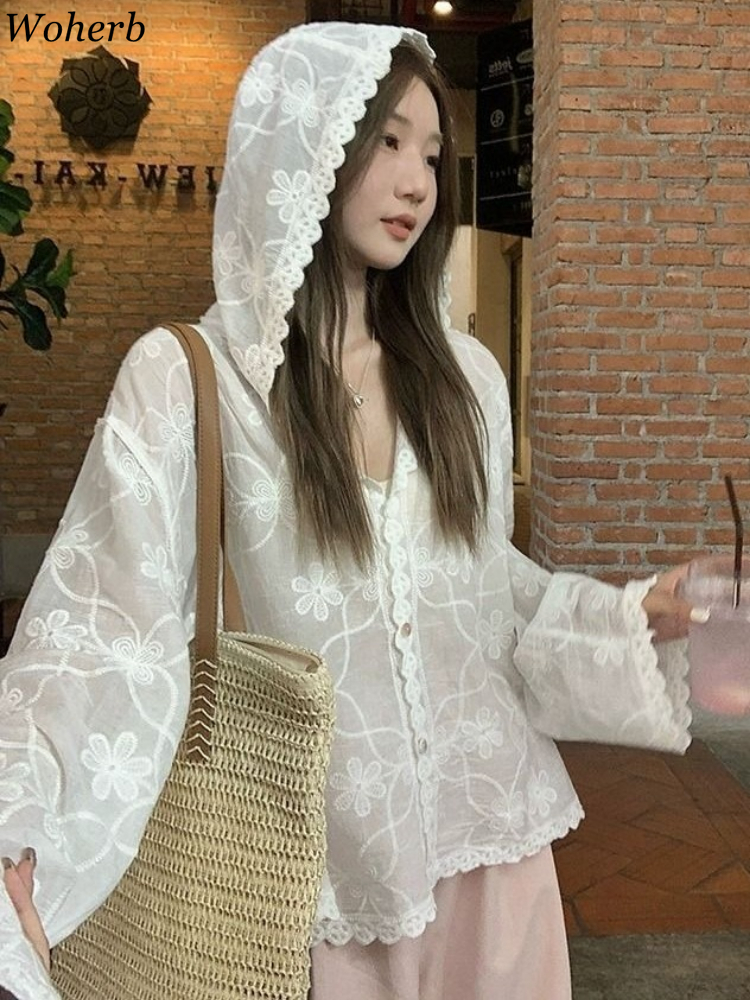 Chemisiers à capuche vintage pour femmes, vêtements pour femmes 2026, Blusas Mujer De Moda, chemises à fleurs en dentelle brodée, nouveau chemisier d'été de protection solaire