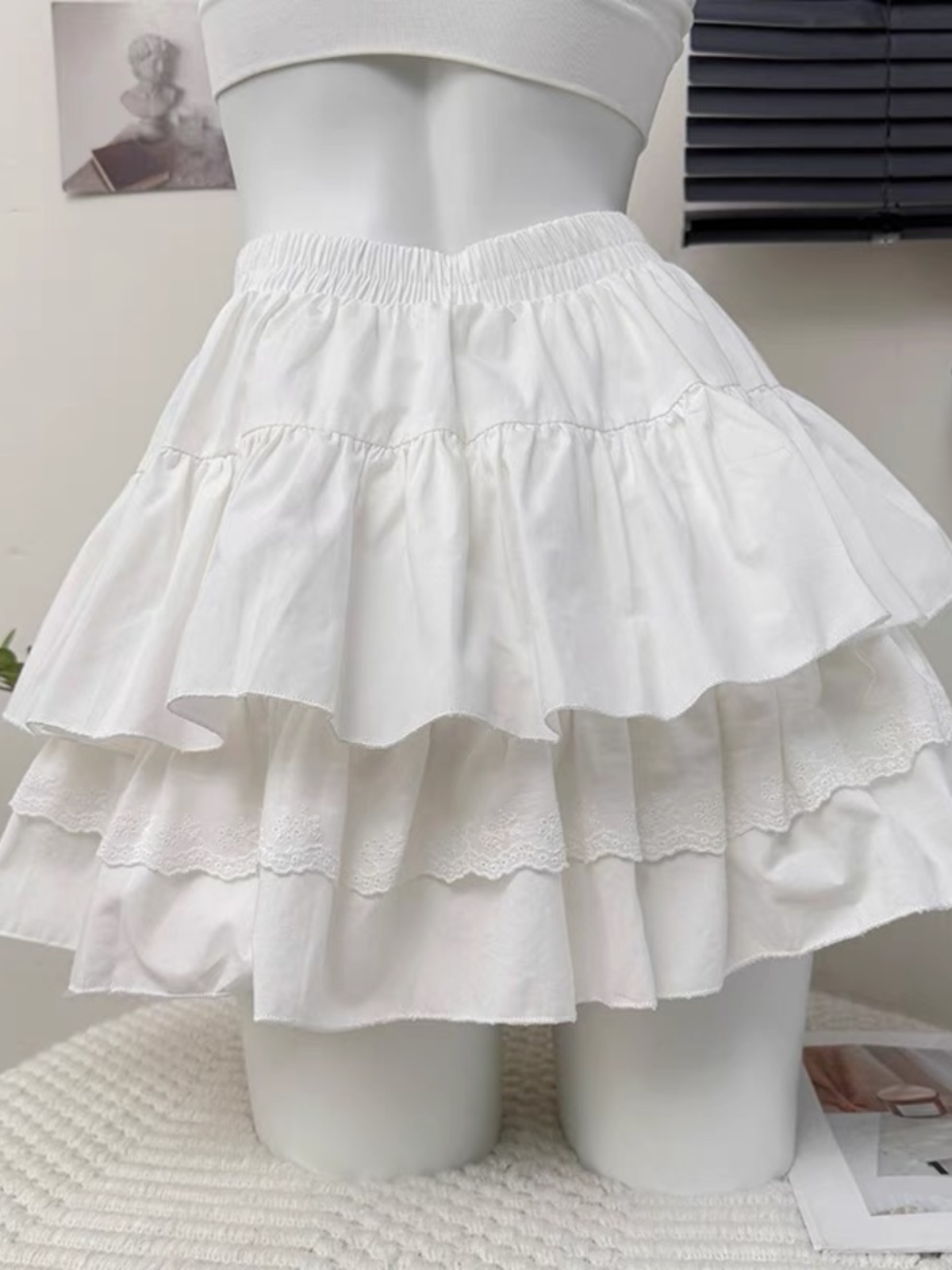 Grande taille gros mm pur blanc gâteau jupe dentelle mignon ballet style niche jupe femmes 2025 printemps nouvelle jupe courte