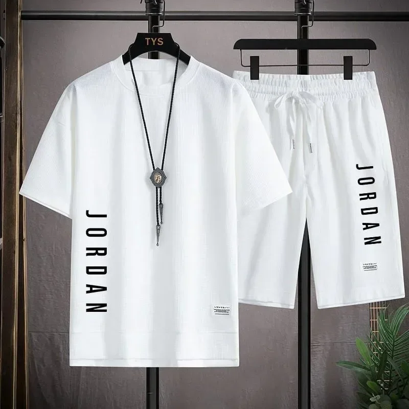 Ensemble T-shirt et short décontracté et tendance 2026 pour homme – Tenue de sport ample et confortable pour le jogging – Ensemble gaufré d'été pour homme