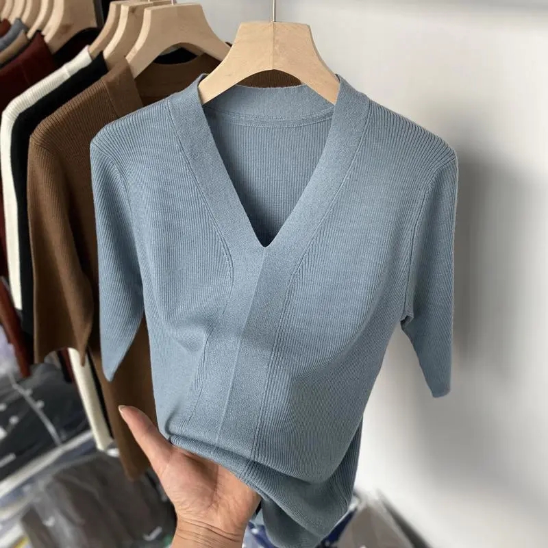 T-shirt basique à col en V et manches courtes, vêtements esthétiques fins, chemisiers d'été pour femmes, vêtements décontractés esthétiques, élégants