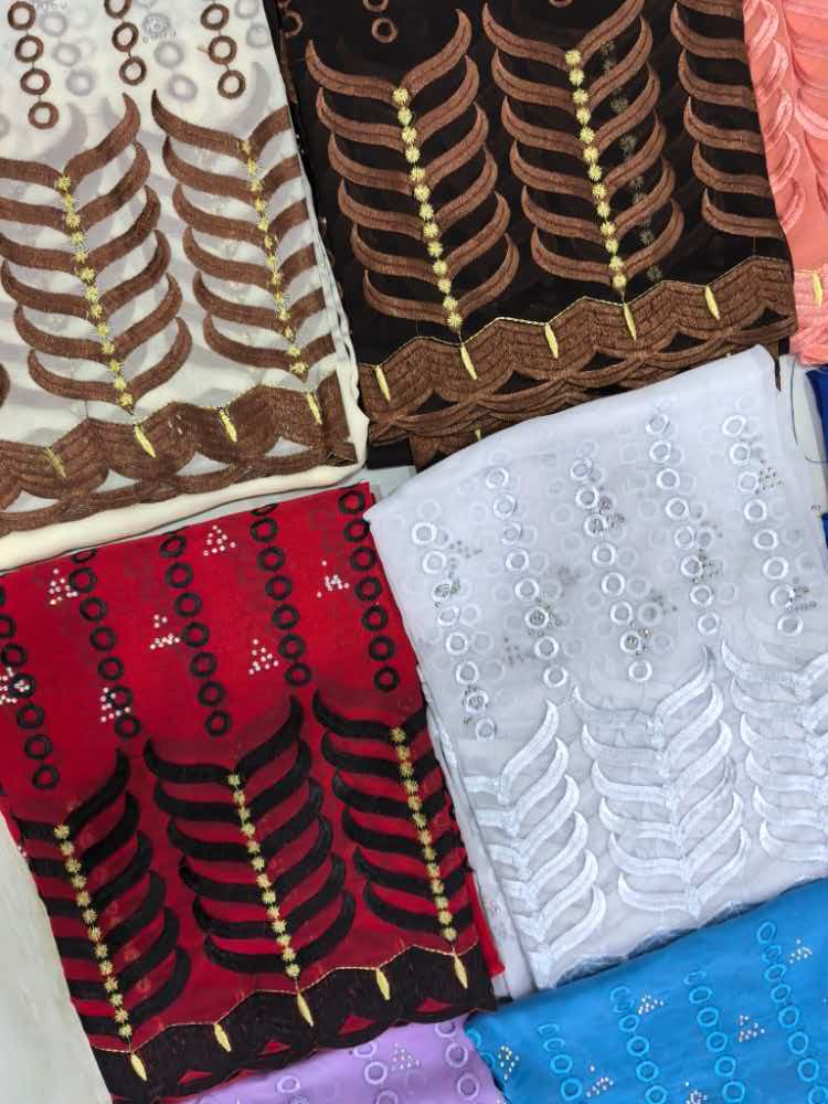 Foulard Hijab Uni en Mousseline Africaine avec Petits Strass Brillants pour l'Été et l'Hiver – Vente en Gros