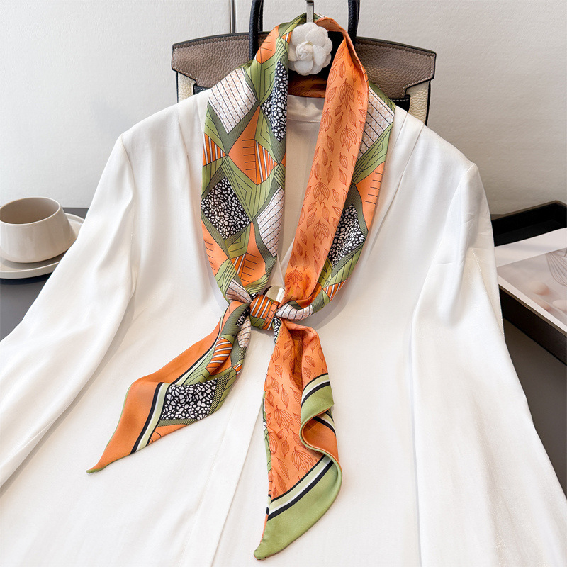 Nouvelle écharpe imprimée double couche, foulard décoratif en soie, accessoire polyvalent pour les trajets quotidiens, attache de cheveux diagonale estivale, ceinture étroite