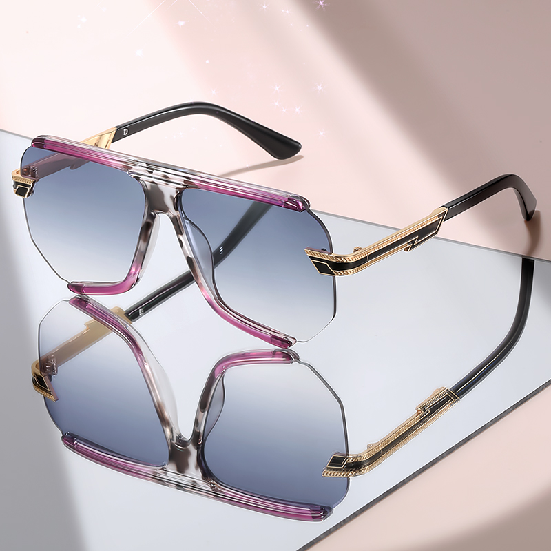 Lunettes de soleil aviateur surdimensionnées élégantes avec détails métalliques haut de gamme, conçues pour un style quotidien décontracté et une touche raffinée en extérieur