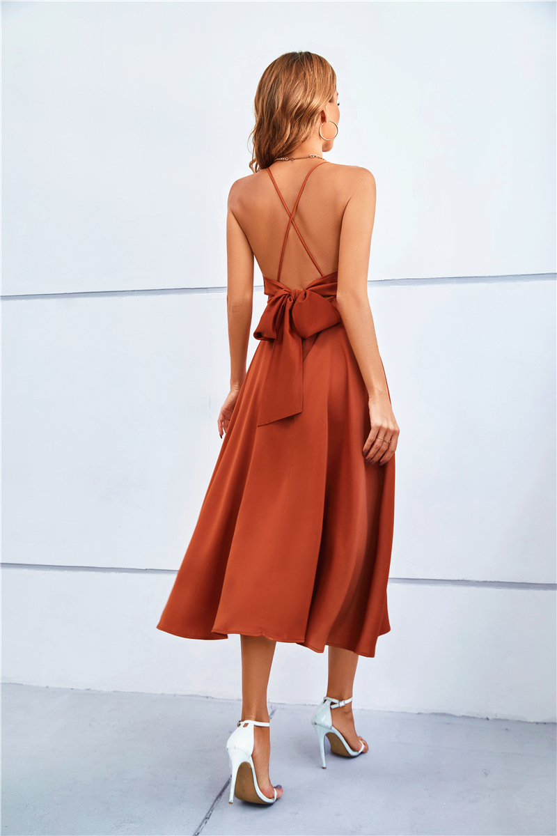 Nouvelle Robe Femme en Satin Sexy Dos Nu à Bretelles Croisées Col V Coupe Trapèze Élégante pour Soirée et Rendez-vous Couleur Caramel DR2019