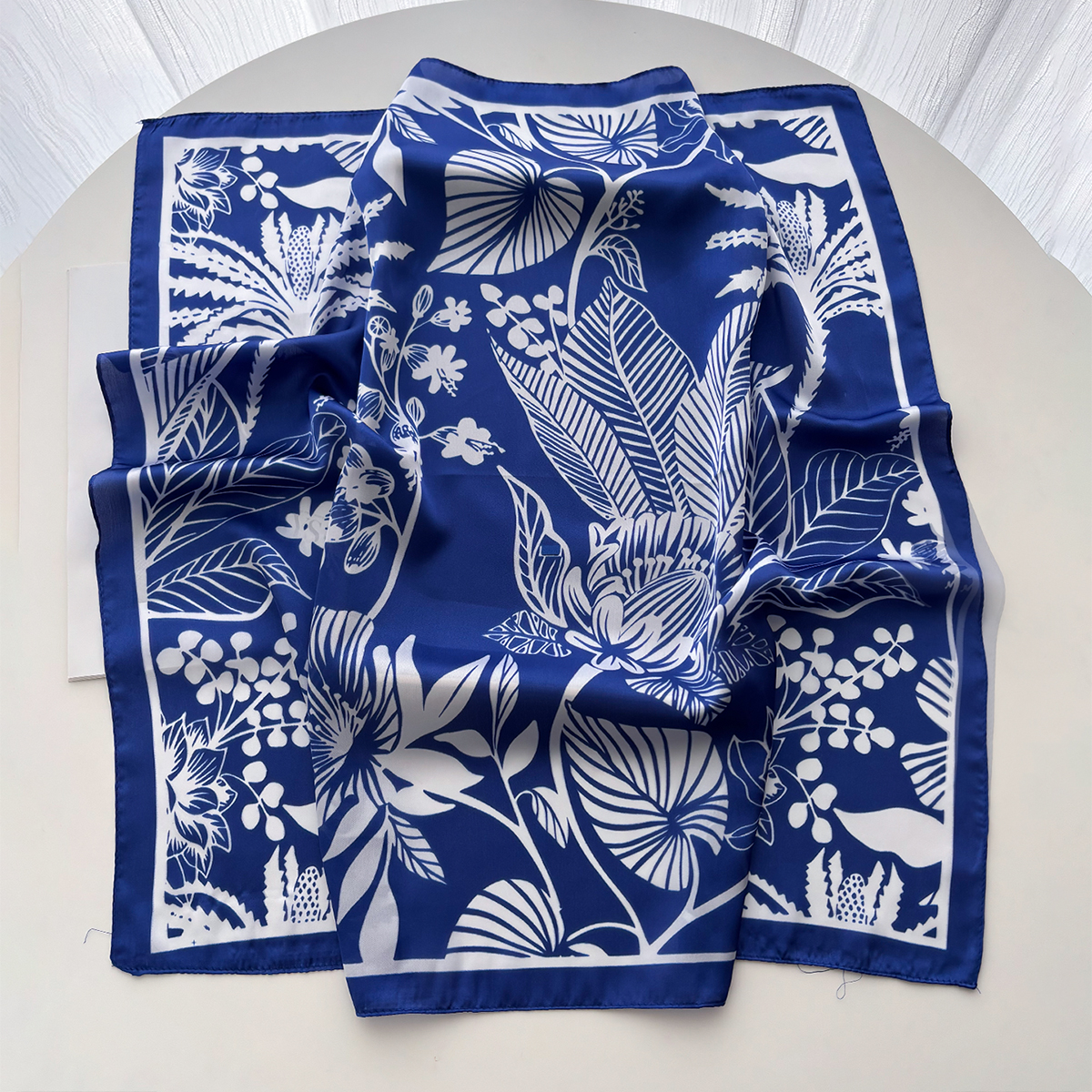 Écharpe carrée imprimée tendance pour femme, en satin doux imitation soie, foulards de luxe, bandanas, hijab, écharpe élégante, châles