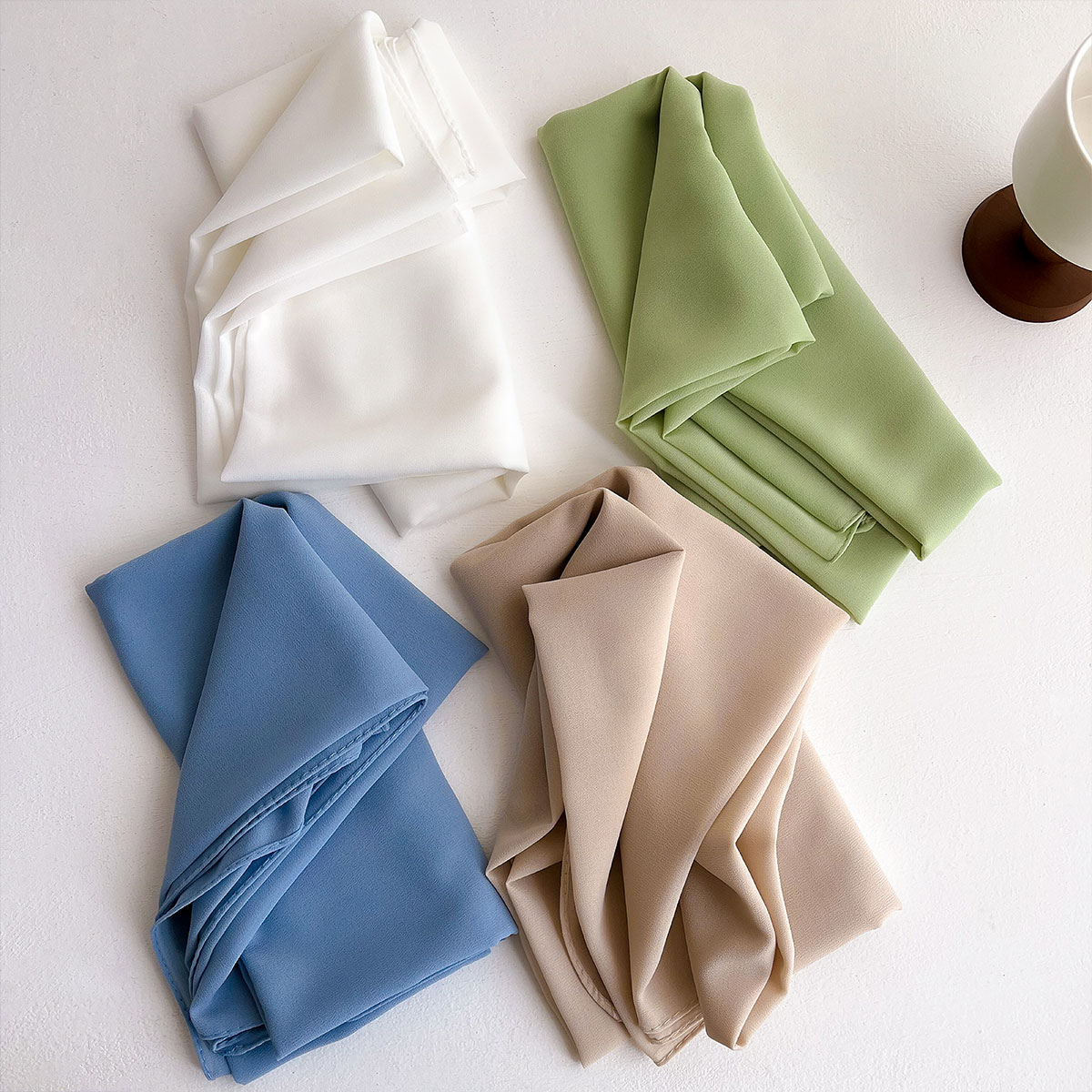 2025 femmes en mousseline de soie Hijab écharpe Premium en mousseline de soie musulman Hijabs plaine bonne couture Maxi Wrap Musulman Femme couleur unie châles