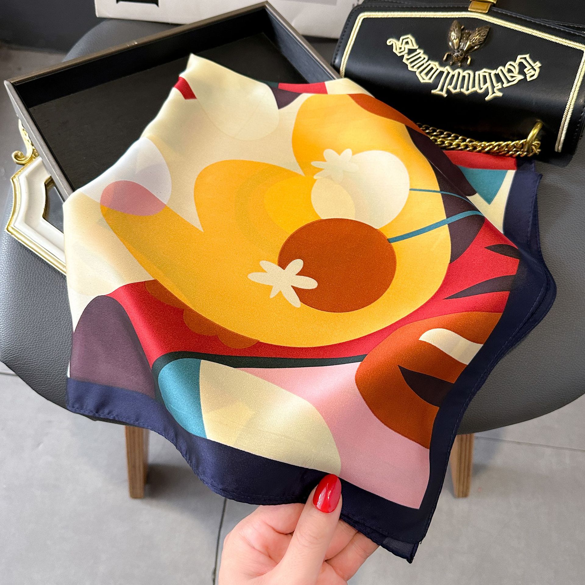 Mode imprimé soie bandeaux Écharpe femmes 2024 printemps nouveau Elagant Floral Bandana cou Foulard bandeaux Foulard femme écharpes
