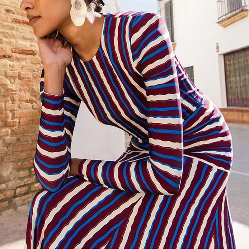Robe longue à taille haute pour l'automne, à rayures vintage imprimées, style bohème, élégante, col rond, manches longues, pour femmes, idéale pour les vacances.