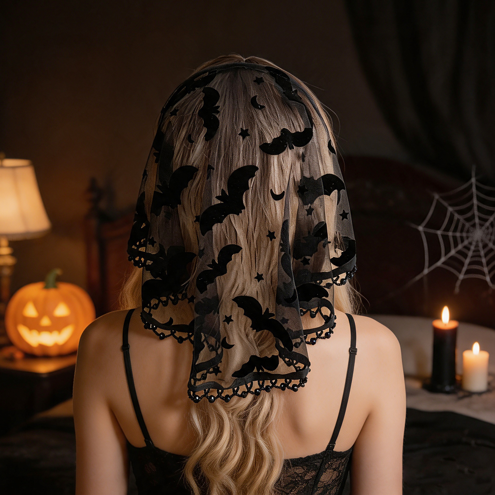 Serre-tête en tulle noir style gothique sombre, voile de mariée, coiffe avec bordure ornée de cristaux, accessoire de cheveux pour costume d'Halloween ou de fête.