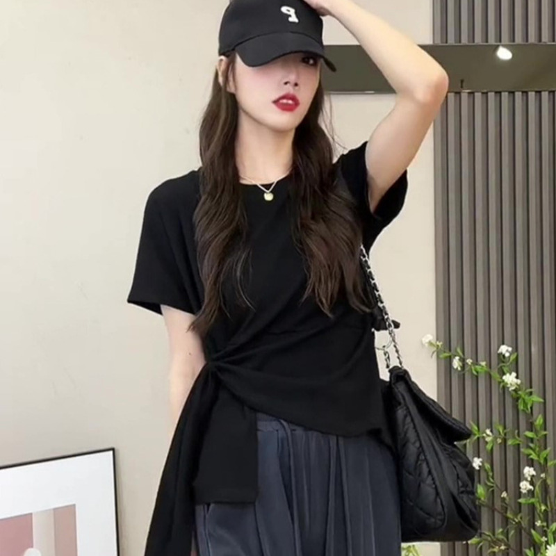T-shirt décontracté à manches courtes pour femme, col rond, froncé, noué, ourlet asymétrique, coupe ajustée, streetwear d'été, tee-shirt basique, haut pour usage quotidien