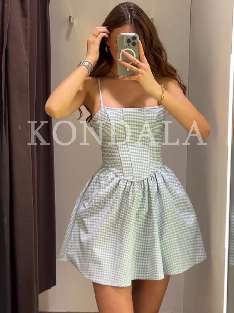 KONDALA Robe Courte Corset à Carreaux Tendance pour Femme, Nouvelle Collection 2026, Élégante et Mignonne, Style Bretelles Slim, Idéale pour l'Été et les Fêtes