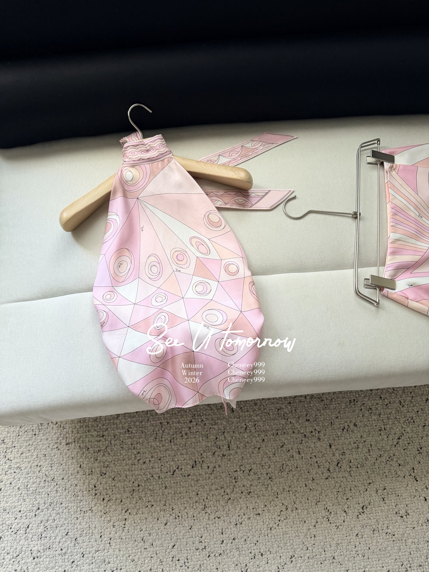 Mini-jupe en twill de soie rose, ensemble deux pièces pour femme avec un haut halter sans manches ajusté