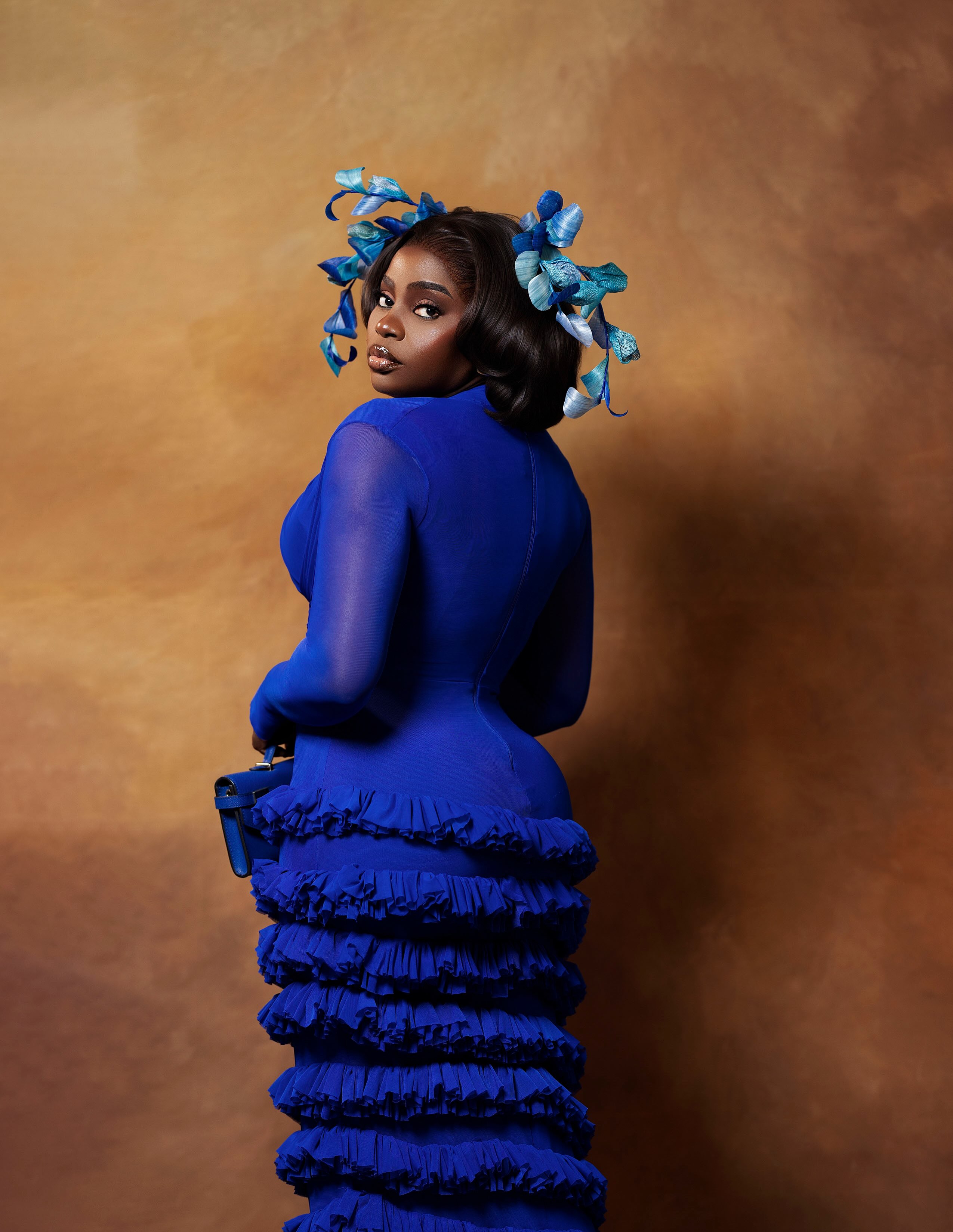 Robe moulante mi-longue bleu roi pour femme, col en V, à volants superposés, manches longues, en maille transparente, élégante pour soirée, cocktail, Aso Ebi