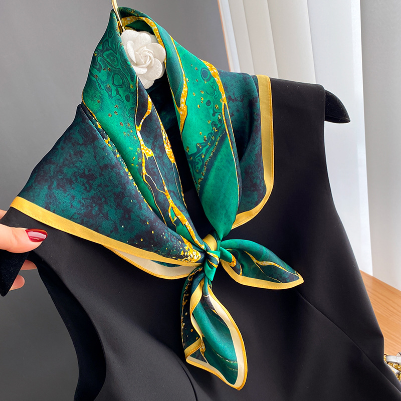Foulard imprimé en soie de mûrier pour femmes, 70 × 70CM, rétro, mode sergé, châle décoratif, Protection solaire, vente en gros