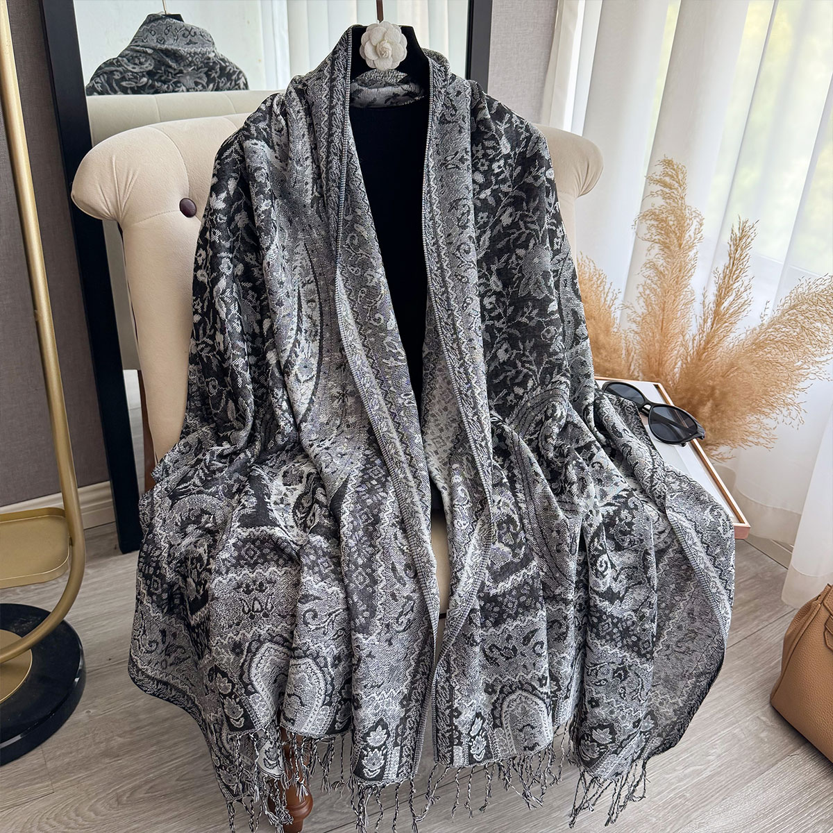 2025 gland couverture conception Style ethnique épais Pashmina nouveau hiver chaud châle Wrap écharpe femmes foulard Poncho étoles