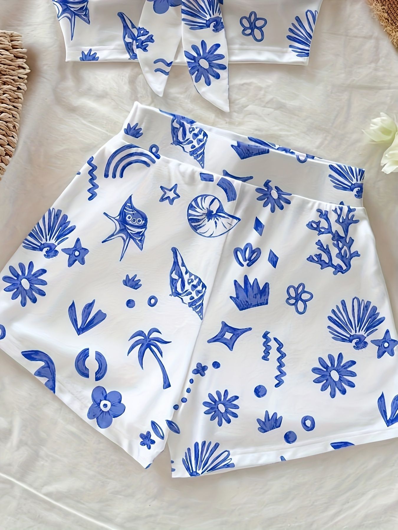 Ensemble deux pièces pour femmes, style décontracté de plage et de vacances, comprenant un haut à torsion sur le devant et un short.
