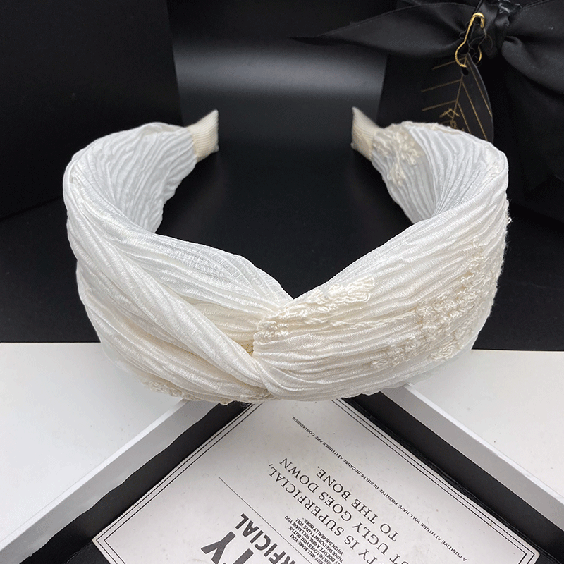 Nouveau serre-tête tendance et simple pour femme, couleur blanc cassé, à bord large et plissé, pour coiffure haute et lavage des cheveux